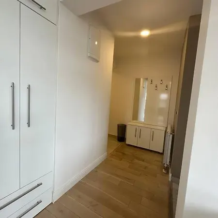 Cityscape Penthouse Apartment *